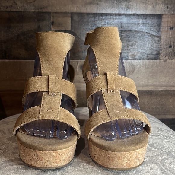 UGG Brown Suede Wedges Size 9.5 - Picture 2 of 10